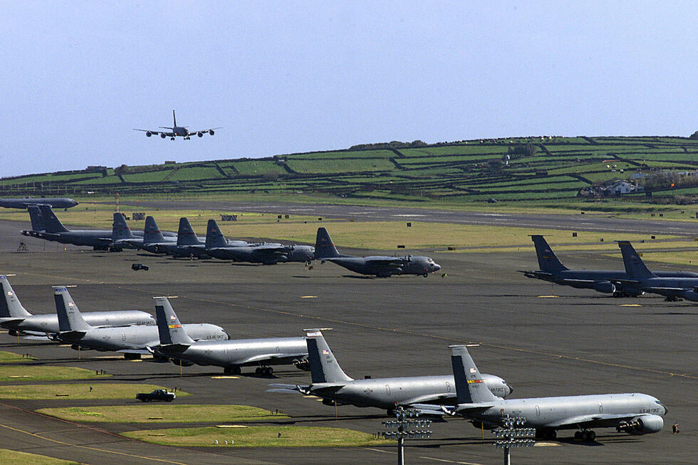 A Base das Lajes transformou a Terceira com impactos sociais e ambientais