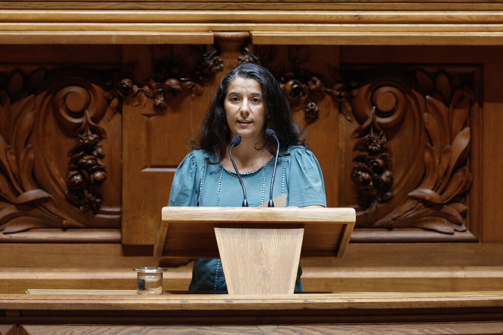 Paula Santos do PCP intervém na sessão plenária sobre a Lei da Nacionalidade