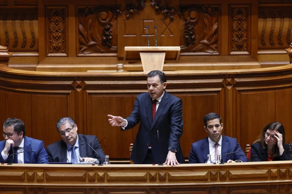 Luís Montenegro no debate quinzenal no Parlamento