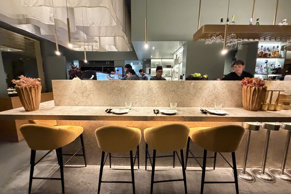 O segundo espaço do Nómada - que aqui vê - abriu em 2019. Tem um balcão confortável e um pátio  exterior