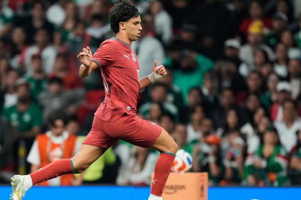 João Félix em ação no particular com o México