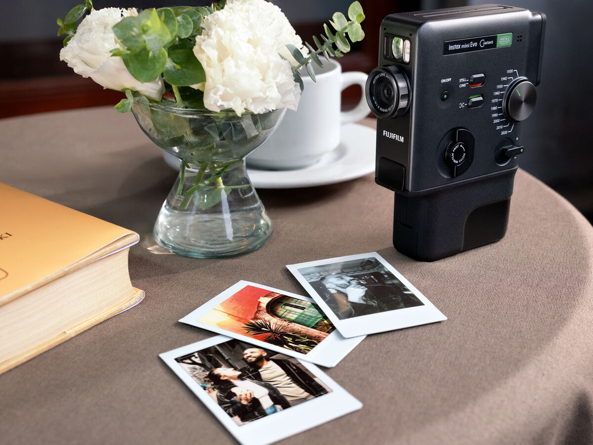 Experimentámos a nova Instax Mini Evo Cinema