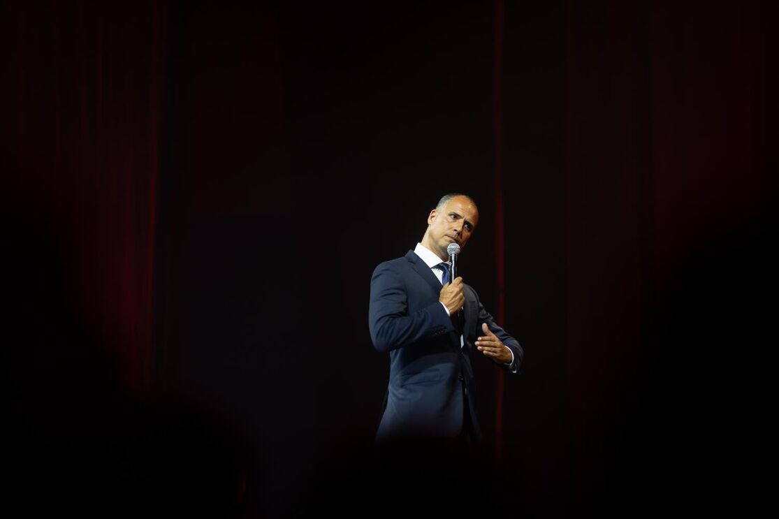 Ricardo Araújo Pereira durante o espetáculo no Porto