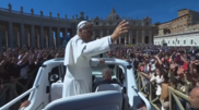 <![CDATA[ Papa Leão XIV celebra Páscoa no Vaticano perante milhares de fiéis na Praça de São Pedro  ]]>
