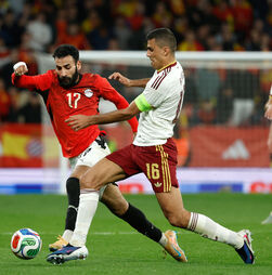 Polícia abre inquérito a 'cânticos islamófobos e xenófobos' no Espanha-Egito