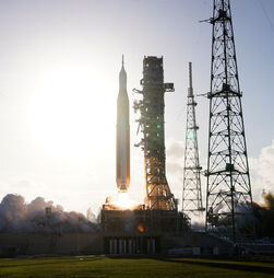 Artemis II. NASA lançou o primeiro voo tripulado em torno da Lua em mais de 50 anos 