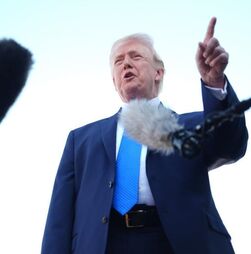 Trump aplica tarifa de 100% a alguns medicamentos e reestrutura taxas sobre metais