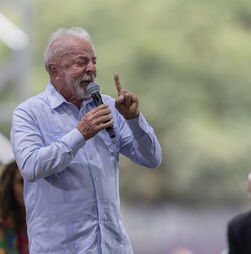 Lula prevê visita a Portugal a 21 de abril com encontros com Seguro e Montenegro