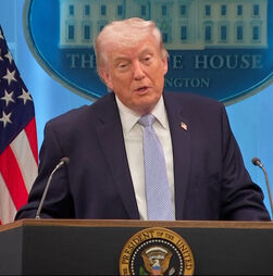 “Por favor, continuem a bombardear”: Trump afirma que povo iraniano está disposto a sofrer para ter liberdade