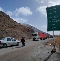 A viagem dos repórteres da agência AP da fronteira até à capital iraniana