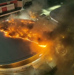 Incêndio destrói parte da cobertura do velódromo do Parque Olímpico do Rio de Janeiro