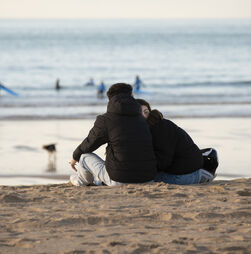 Quase um terço dos homens da Geração Z diz que a mulher deve obedecer ao marido