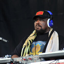Afrika Bambaataa, o arquiteto ferido do hip-hop (1957-2026)