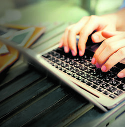 Desinformação: a 'doença invisível' que está a corroer as democracias na União Europeia