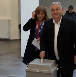 Orbán vota em eleições que podem pôr fim a 16 anos no poder 