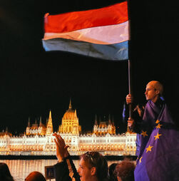 Líderes europeus celebram a vitória de Péter Magyar nas eleições húngaras 