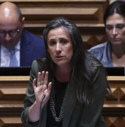 Livre insiste na devolução do IVA de bens essenciais mas PM promete 'outra via' 