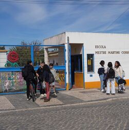 Taxa de conclusão do ensino secundário em 2024/25 diminuiu 10,7 pontos percentuais