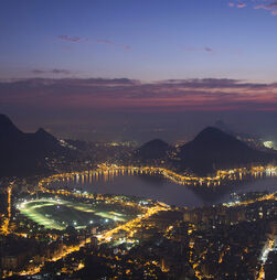 Turistas ficam presos no Morro Dois Irmãos durante tiroteio no Rio de Janeiro