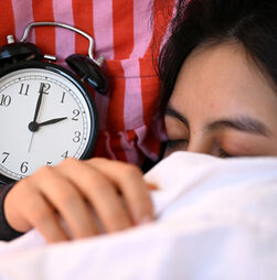 'Sleepmaxing': a nova tendência das redes sociais que promete noites bem dormidas