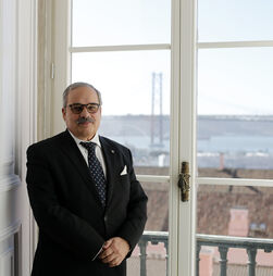 As 'memórias inconvenientes' de José Bouza Serrano