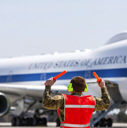 Estudante chinês acusado de fotografar aviões militares dos Estados Unidos
