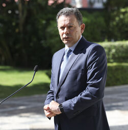 Montenegro considera que só razões políticas impedirão acordo sobre lei laboral