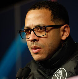 Chelsea despede Liam Rosenior