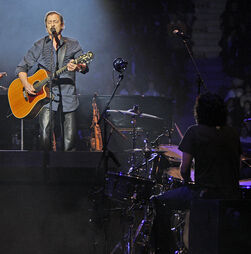 Prémios Play: 'Pôr do Sol' é a canção do ano e Toy protagonizou o momento da noite ao chamar 'filho da puta' a Trump