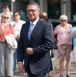 25 Abril: Seguro afirma que é preciso 'cumprir Abril' na justiça social, dignidade do trabalho e verdade