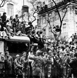 'Ninguém é dono da revolução, foi feita pelo país: por militares, civis, formações políticas à direita e à esquerda'