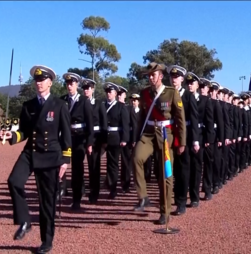 Austrália assinala o Dia do Anzac com marchas e cerimónias em todo o país 