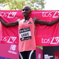 Sabastian Sawe vence Maratona de Londres com recorde mundial abaixo das duas horas