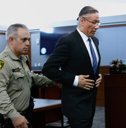 Ator de 'Dança com lobos' condenado a prisão perpétua por agressão sexual