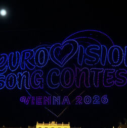 Drones iluminam céu de Viena para promover Eurovisão