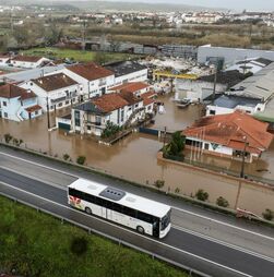 Tempestades e guerra no Irão fazem economia estagnar no 1.º trimestre 