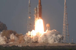 Imagens mostram descolagem de foguetão rumo à Lua lançado pela NASA  