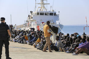 Resgate no Canal da Mancha: 111 pessoas salvas após naufrágio