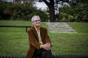 Mário de Carvalho rejeita comparações com Saramago em meio a polémica sobre leitura obrigatória