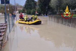 Chuvas intensas provocam cheias e danos no sul e centro de Itália 