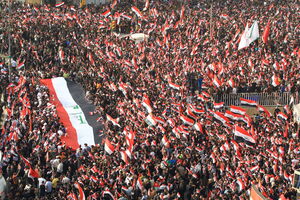 Protesto contra os ataques dos EUA e de Israel ao Irão, em Bagdade (Iraque)