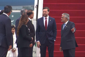 JD Vance chega ao Paquistão para dar início às negociações de cessar-fogo com o Irão