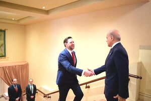 Vice-presidente dos EUA reúne-se com primeiro-ministro do Paquistão