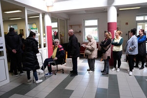 Observadores internacionais registam forte afluência às urnas na Hungria