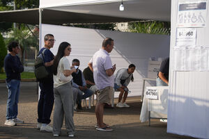 Urnas abertas no Peru