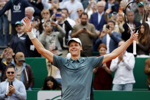 Sinner vence Alcaraz em Montecarlo e volta ao topo do ranking