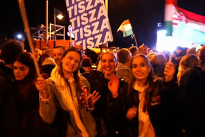 Celebrações nas ruas da Hungria após derrota de Viktor Orbán 