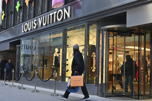 As vendas trimestrais da Louis Vuitton recuaram em quase 900 milhões de euros.