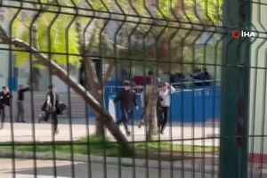 Vídeo mostra momentos de pânico em escola na Turquia: antigo aluno atacou 16 pessoas a tiro 