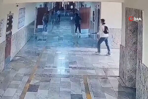 magens de videovigilância mostram tiroteio em escola na Turquia 